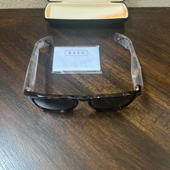 RAEN Wiley 56 Kola Tortoise Sunglasses - Picture 6 of 10